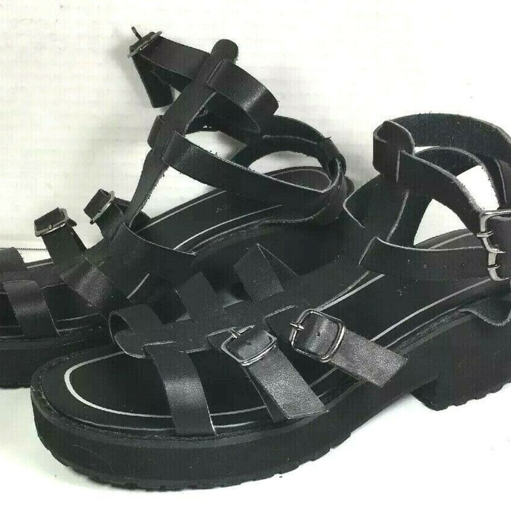 Deena & Ozzy Black Strap Sandals – US 10